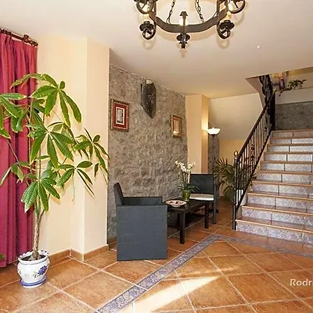 Inn El Pradon 2*